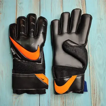 دستکش دروازه بانی طرح NIKE سایز 9