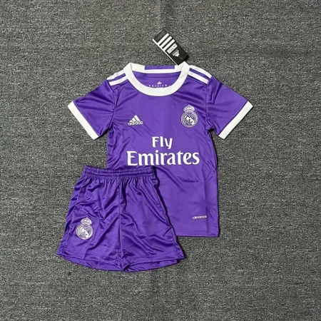 کیت دوم بچه‌گانه رئال مادرید 2023 ست پیراهن و شورت با لوگوی دوختی و تایلندی