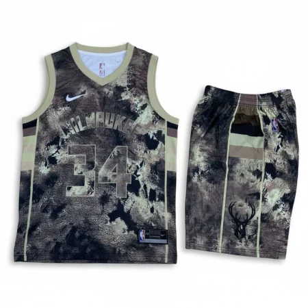 ست رکابی و شورت بسکتبال بزرگسال میلواکی باکس شماره ۳۴ یونیس آنتتوکومپو با طرح مفهومی چریکی و رنگ خاکی